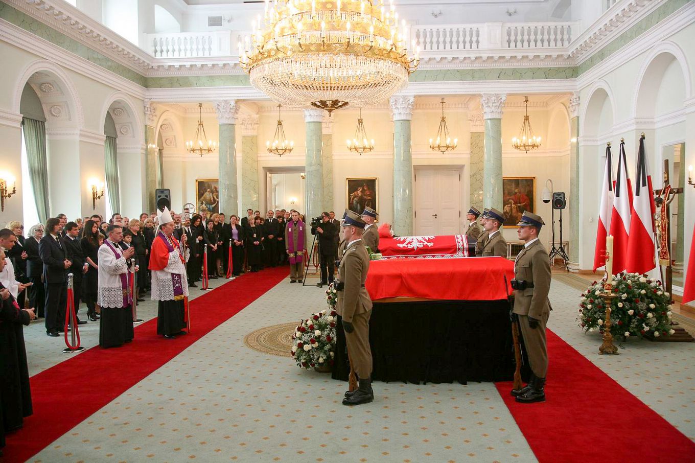 dwnld39_rocznica_katastrofy_smolenskiej_20100413_resize_of_img_5686.jpg