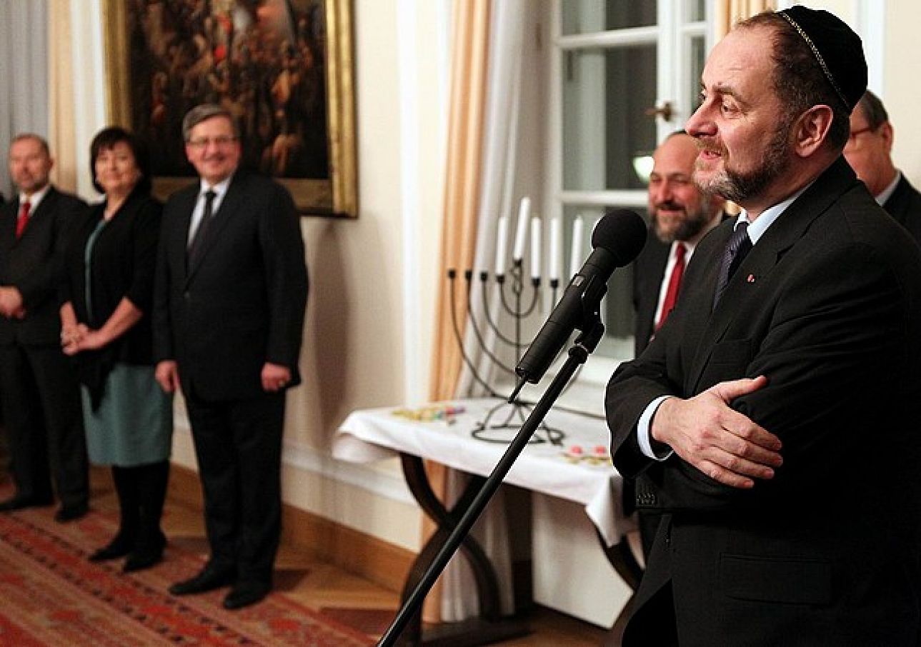 2121112747.jpg