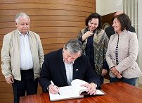 294900670.jpg