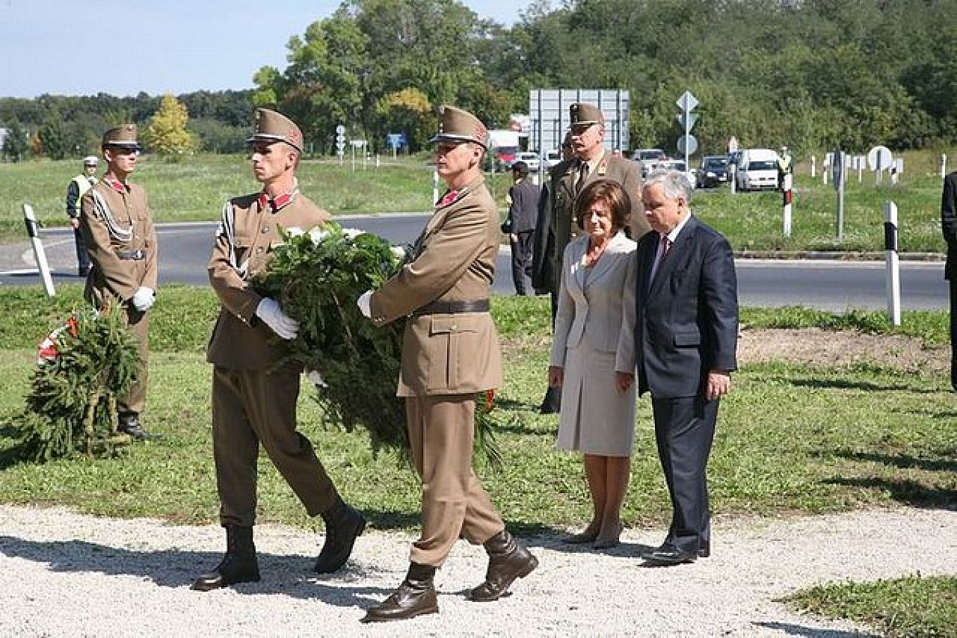 1009274374.jpg