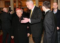 1994546556.jpg