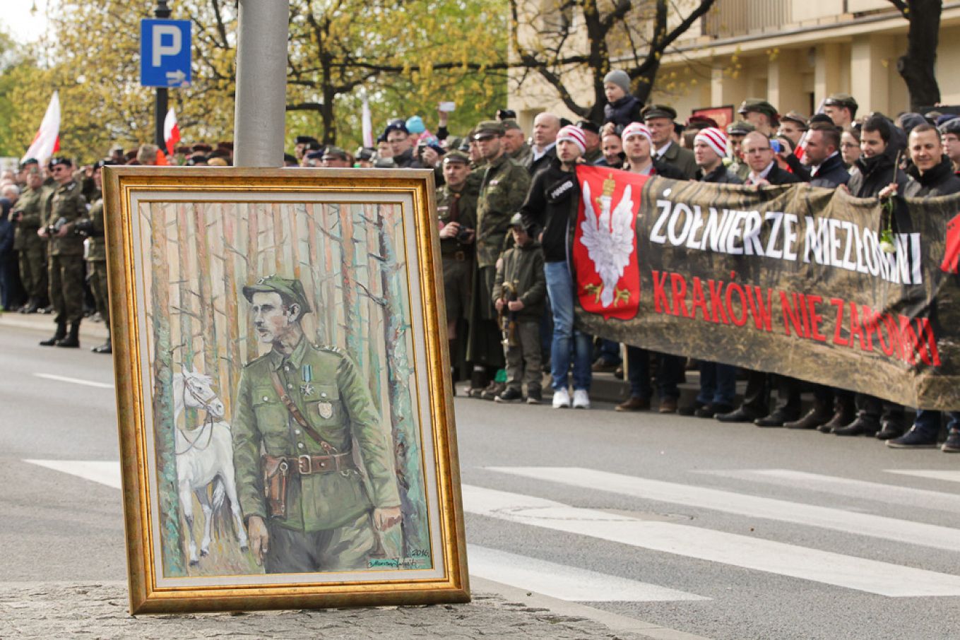 dwnlda_202.jpg