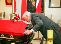 dwnld28_rocznica_katastrofy_smolenskiej_20100412_img_5310.jpg