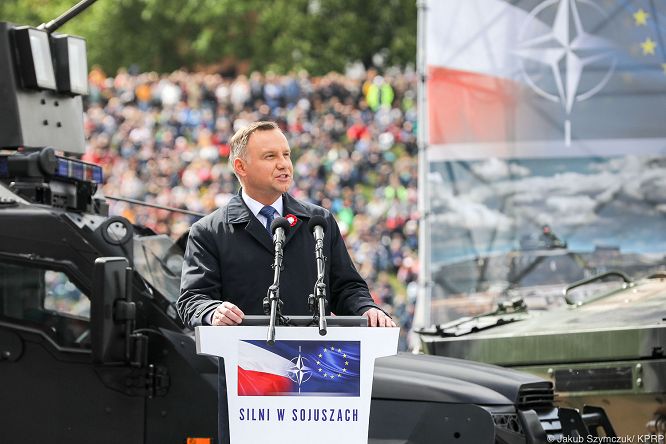 dwnld23_05_prezydent_andrzej_duda_defilada_3maja_js.jpg