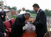 1940738980.jpg