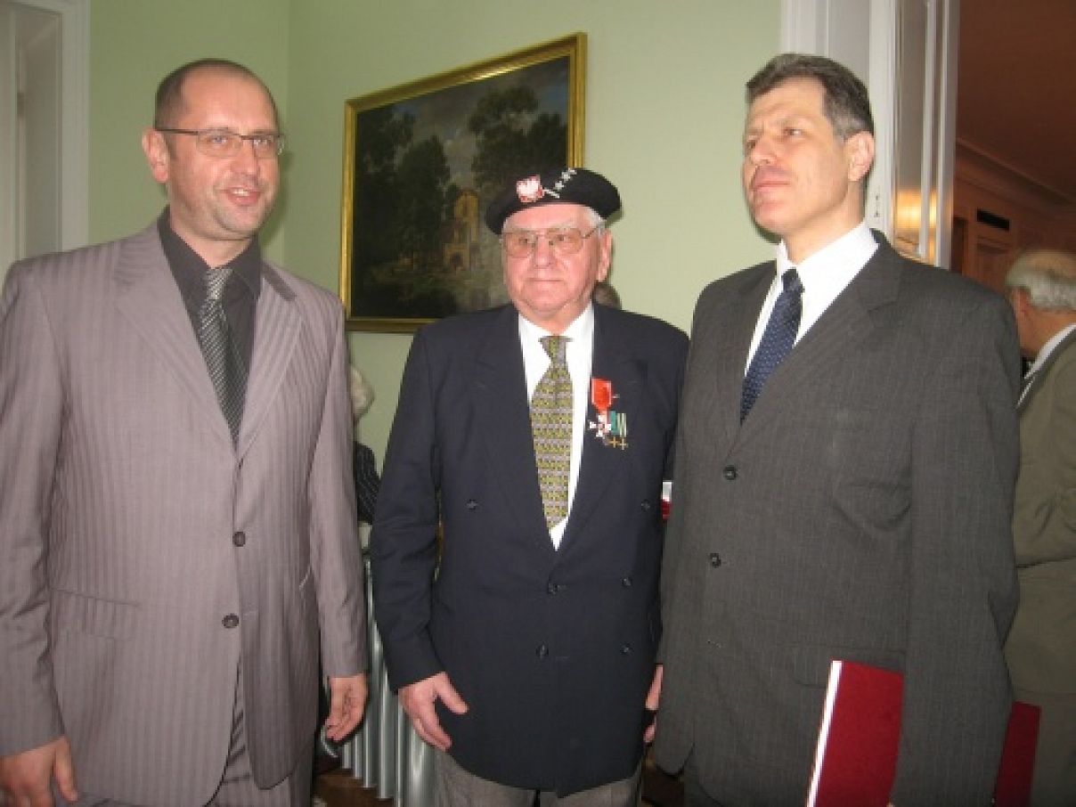 415785786.jpg