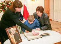 dwnld31_rocznica_katastrofy_smolenskiej_20100412_resize_of_img_5373.jpg
