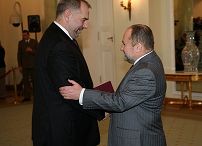 881173457.jpg