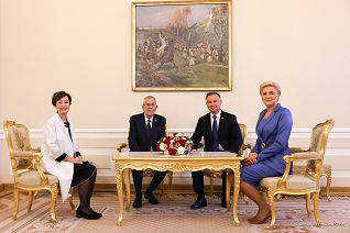 13__andrzej_duda_prezydent_austrii_alexander_van_der_bellen-_211005_js__1077.jpg