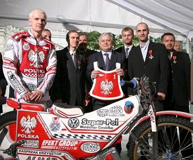 2138953415.jpg