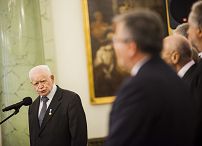 o1961679917.jpg