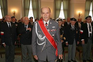 418355050.jpg