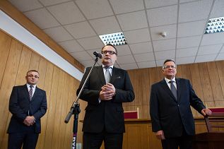 o1968749986.jpg