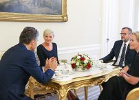 o907396284.jpg