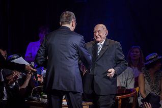 o1076181152.jpg