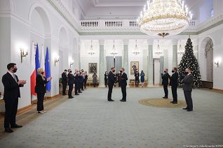 o1827040489.jpg