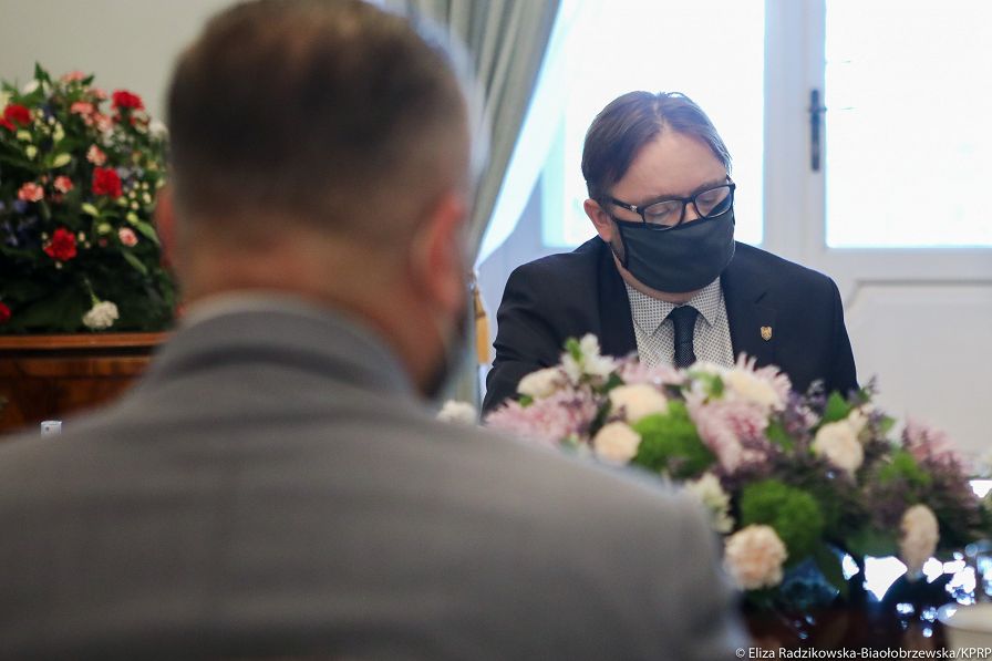 o1905680777.jpg
