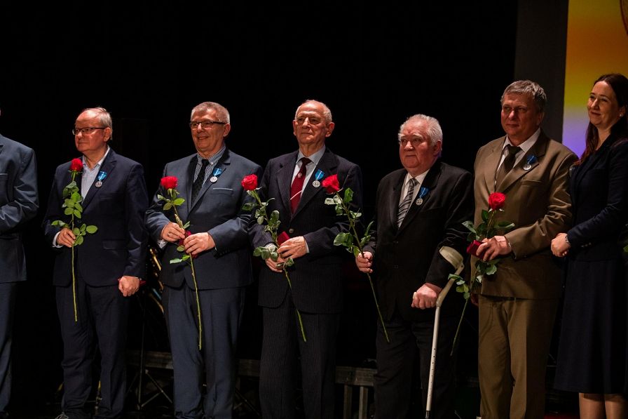 o1477200925.jpg