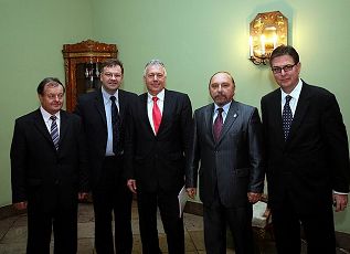 998109731.jpg