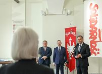o934560352.jpg