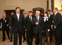 o2007433014.jpg