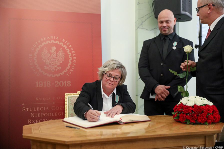 o1225370909.jpg
