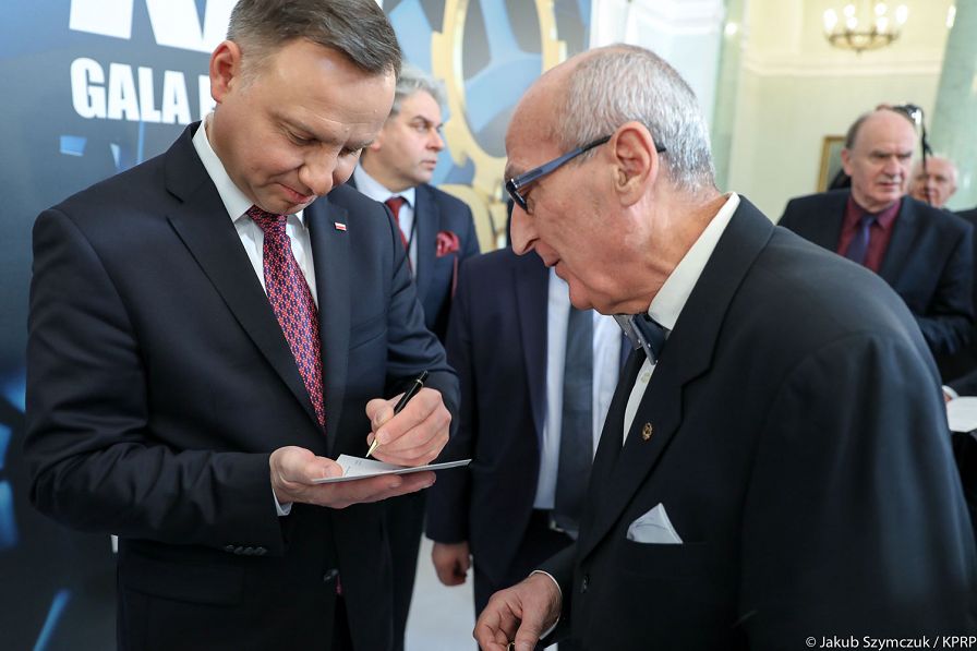 o1961371819.jpg