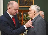 o1300504432.jpg