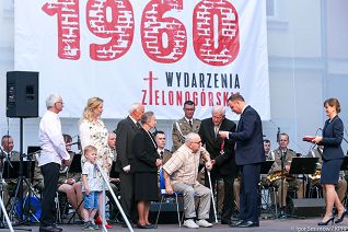 o110374197.jpg