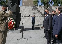 o1225584763.jpg