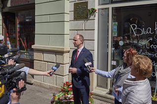 o1792608629.jpg
