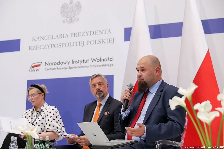 o1480014685.jpg