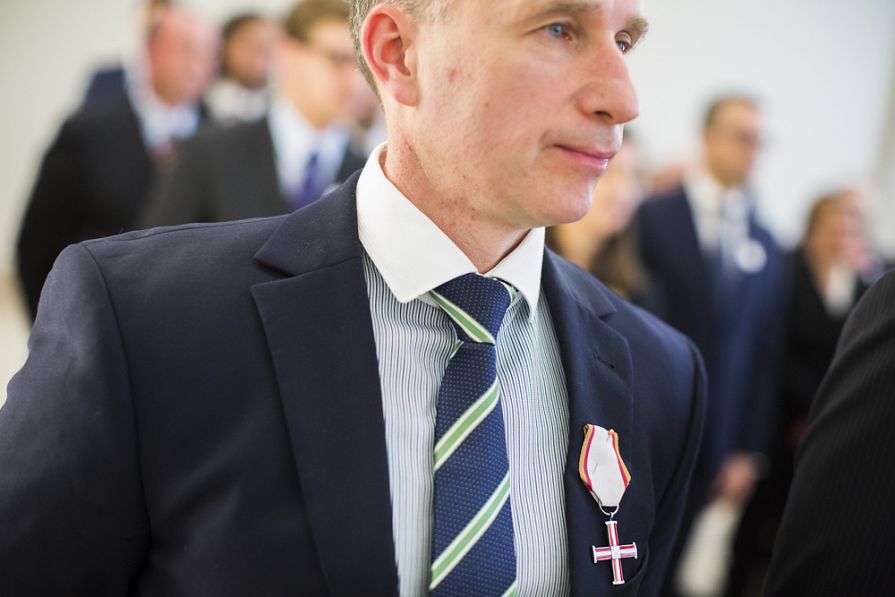 o2143467421.jpg