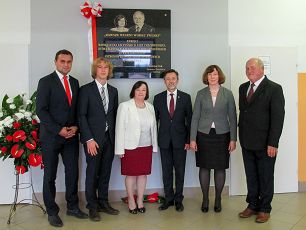 o1813176123.jpg