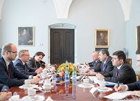 o1976718577.jpg