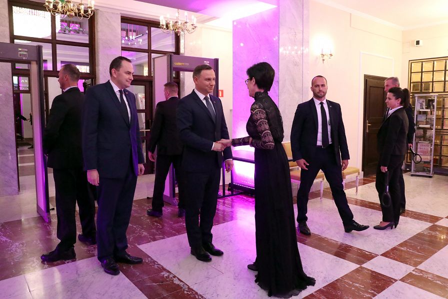 o1912415546.jpg
