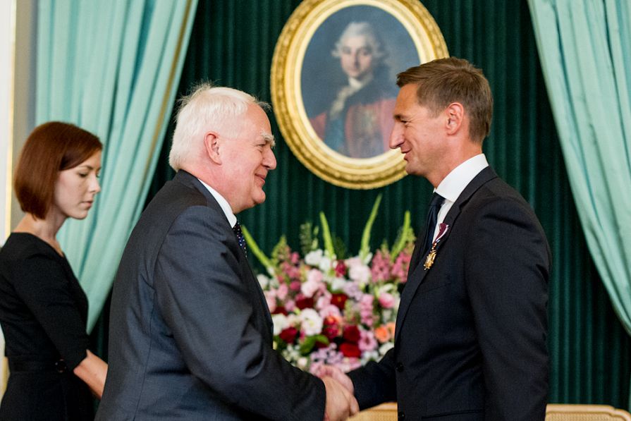 o1425352421.jpg