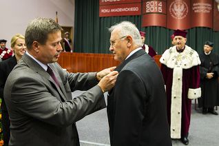 o2093909523.jpg