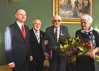 o1047175078.jpg