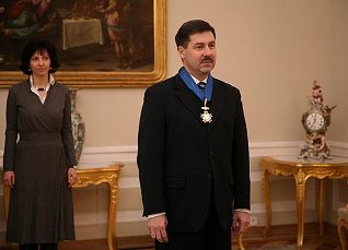 144088593.jpg
