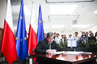 o1274003873.jpg