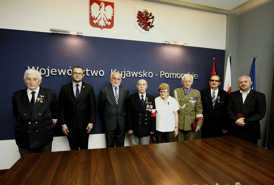 o1287906797.jpg