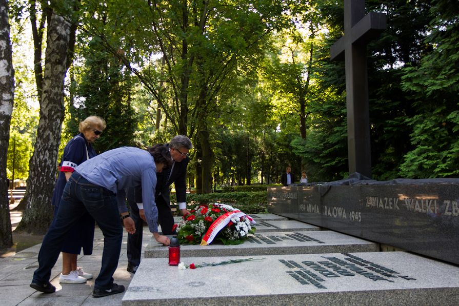 o1234168952.jpg