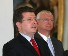 1981315923.jpg