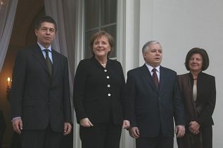 1324019936.jpg