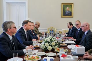 o371151739.jpg