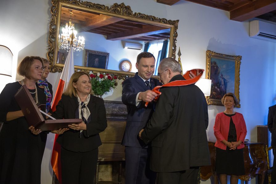 o35911384.jpg