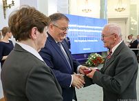 o49378915.jpg