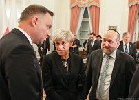 o1304142440.jpg