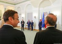 o1201162860.jpg
